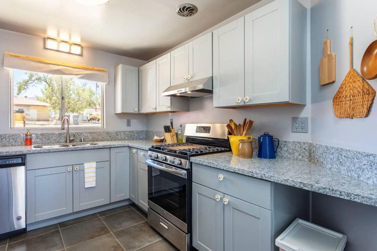 Made In The Shade - Central, Hot Tub, Ac, Sleeps 8 Villa Joshua Tree Exterior foto